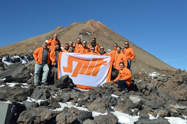 meeting-spit-tf-_185